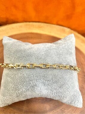 Designer Inspired Hardware Link Horseshoe Gold Layered Anklet Bracelet NWOT